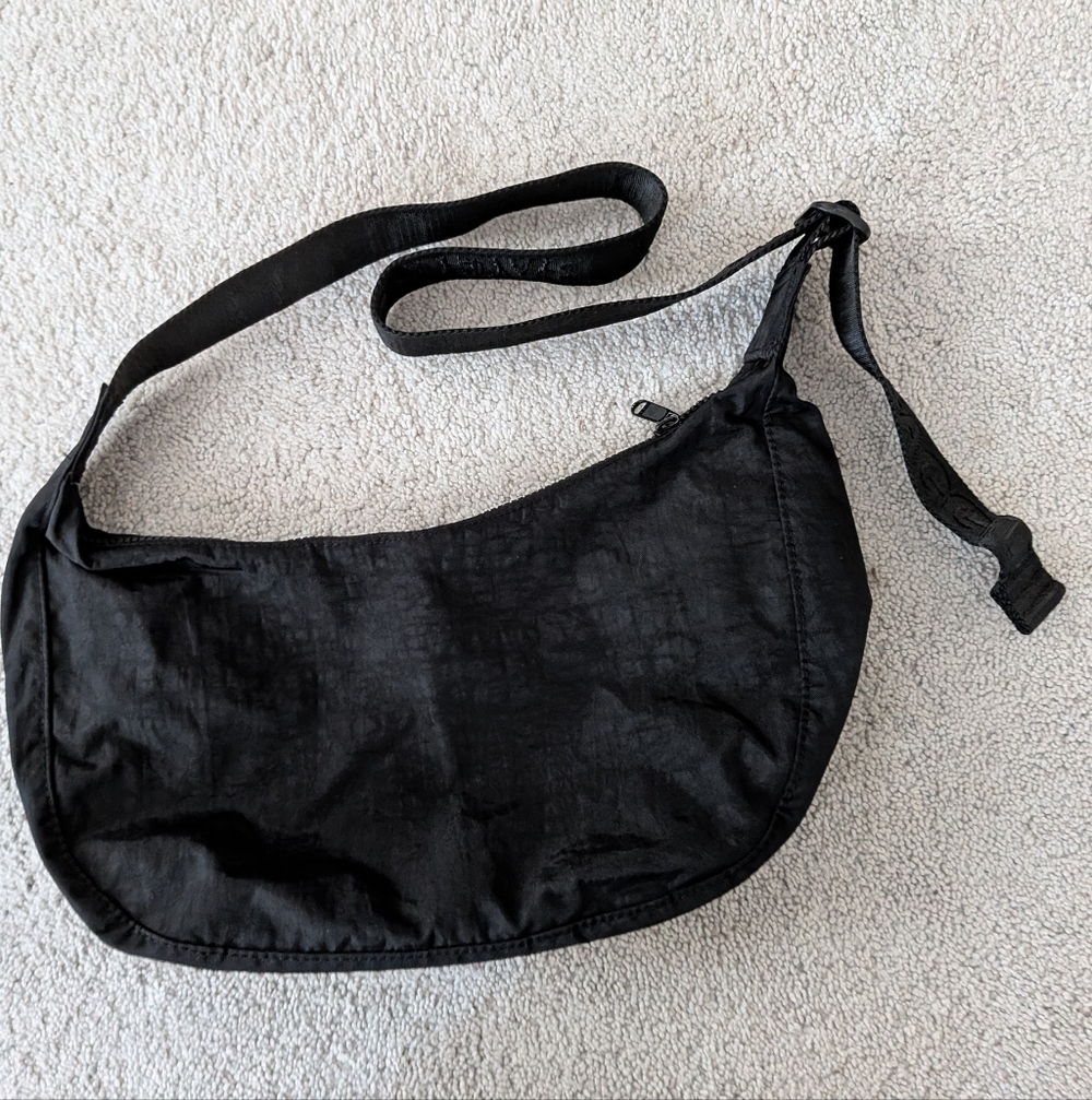 Baggu Medium Crescent In Black Nylon